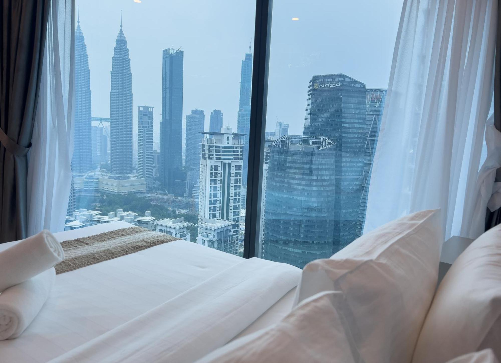 Crystal Suite At Eaton Klcc Kuala Lumpur Esterno foto