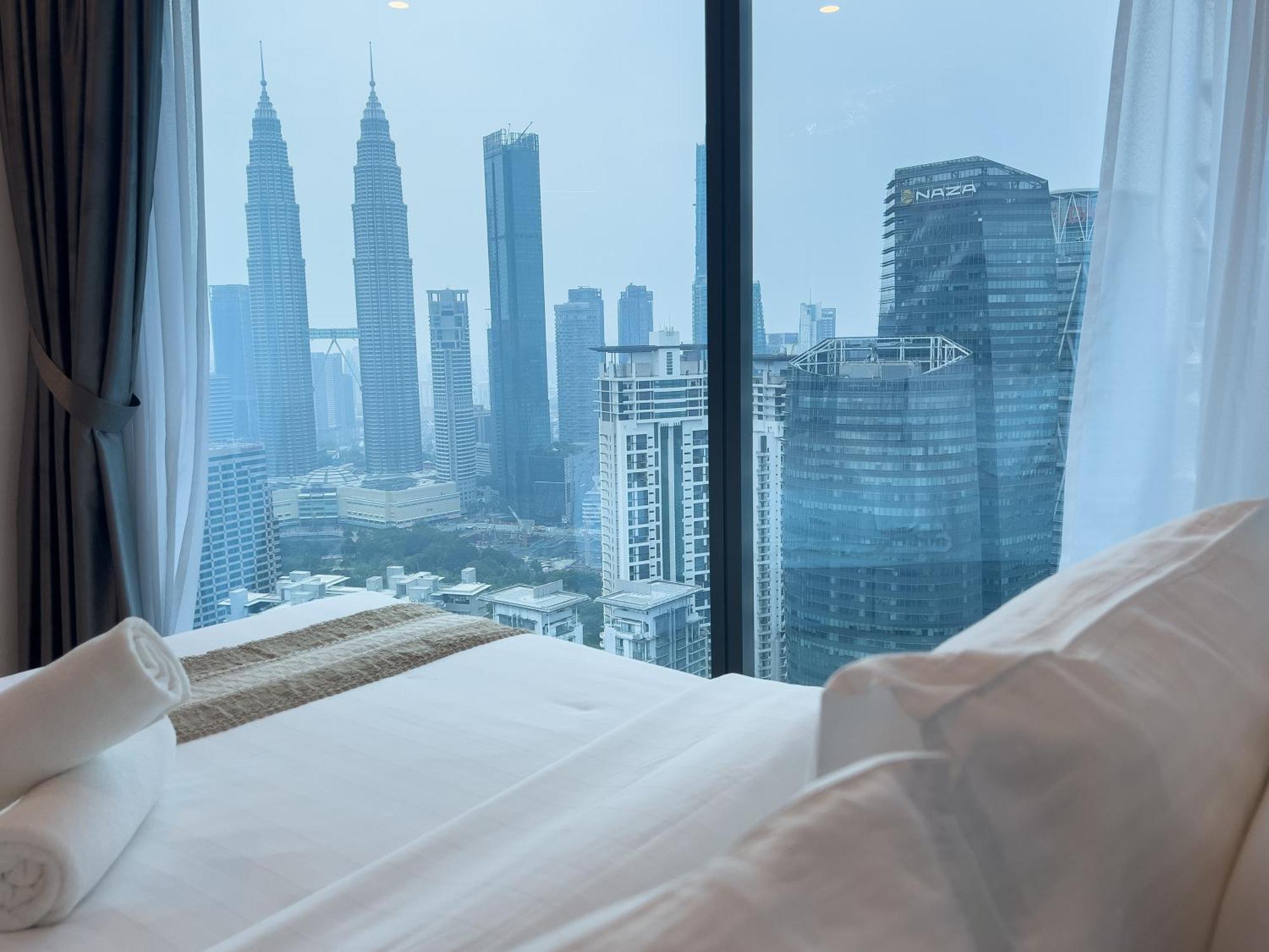Crystal Suite At Eaton Klcc Kuala Lumpur Esterno foto